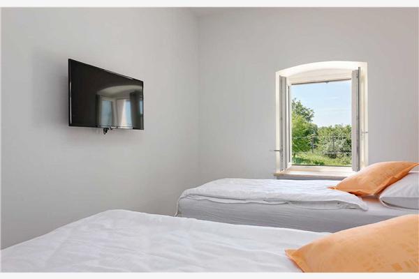 House K1, for 14 persons