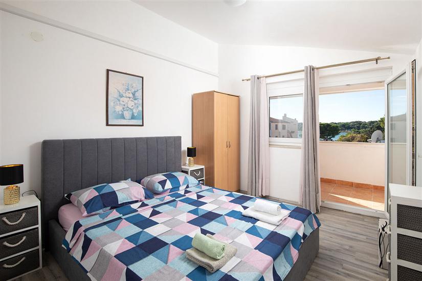 Apartment A1, for 5 persons