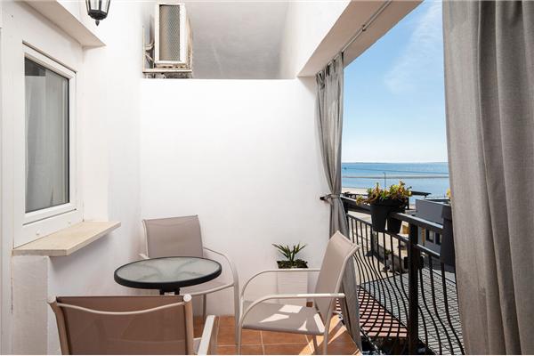 Apartment A1, for 5 persons