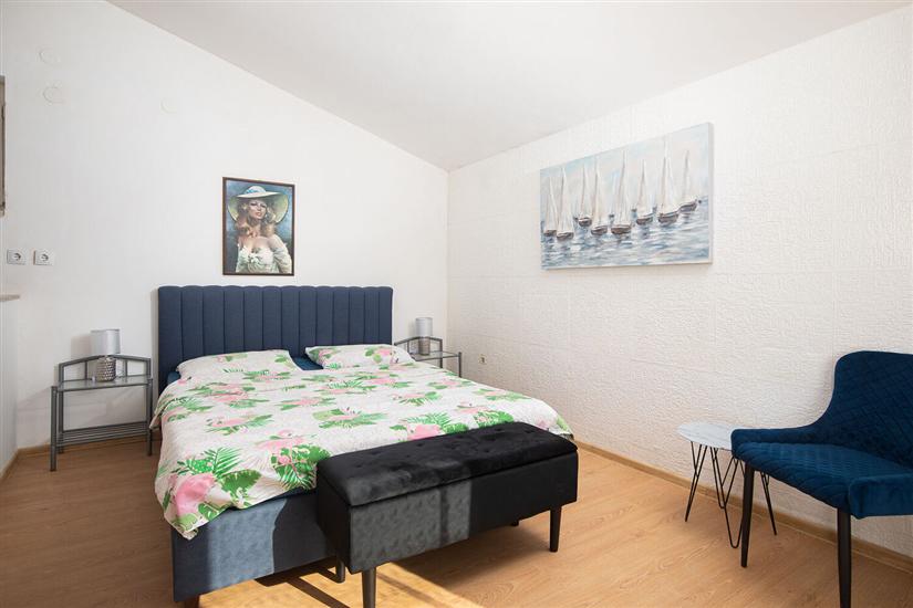 Apartment A2, for 5 persons