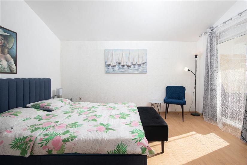 Apartment A2, for 5 persons