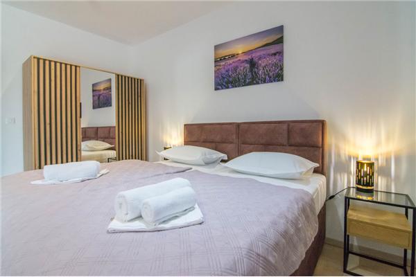 House K1, for 10 persons