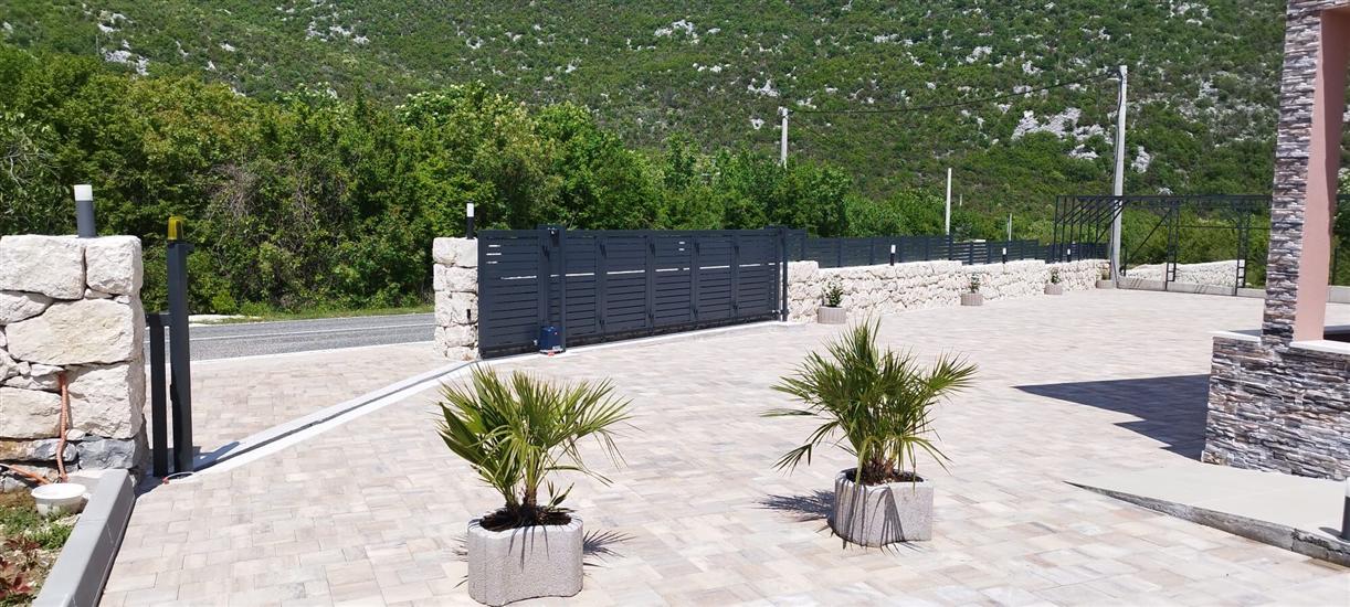 Villa Nebo with heated pool and tennis court