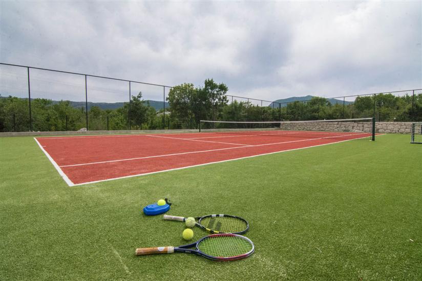 Villa Nebo with heated pool and tennis court