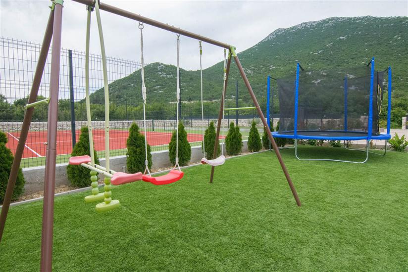 Villa Nebo with heated pool and tennis court