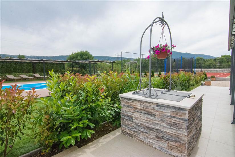 Villa Nebo with heated pool and tennis court