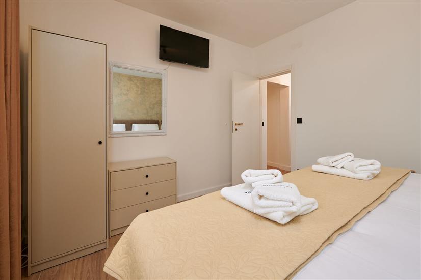 Apartment A1, for 5 persons