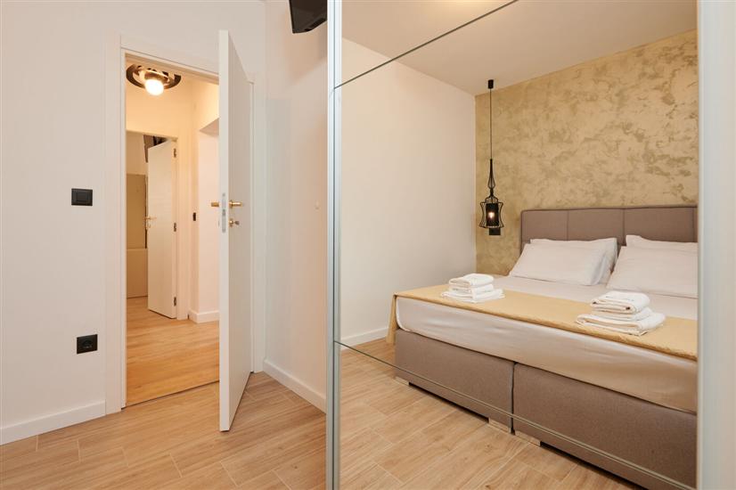 Apartment A1, for 5 persons