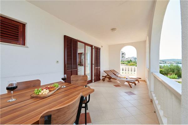 Apartment A1, for 5 persons