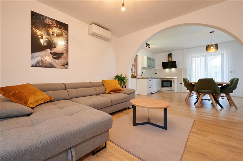 Apartment A1, for 5 persons