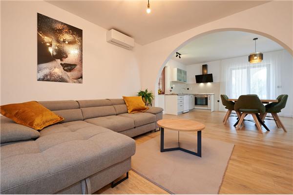 Apartment A1, for 5 persons