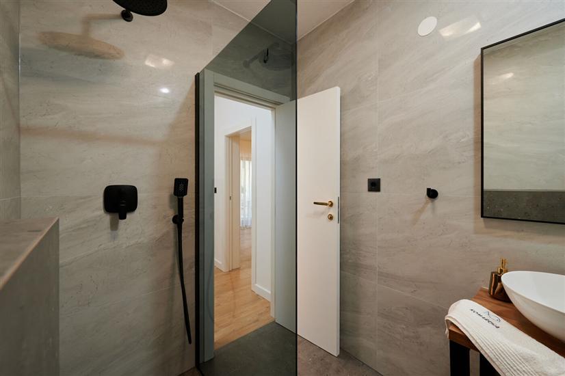 Apartment A1, for 5 persons