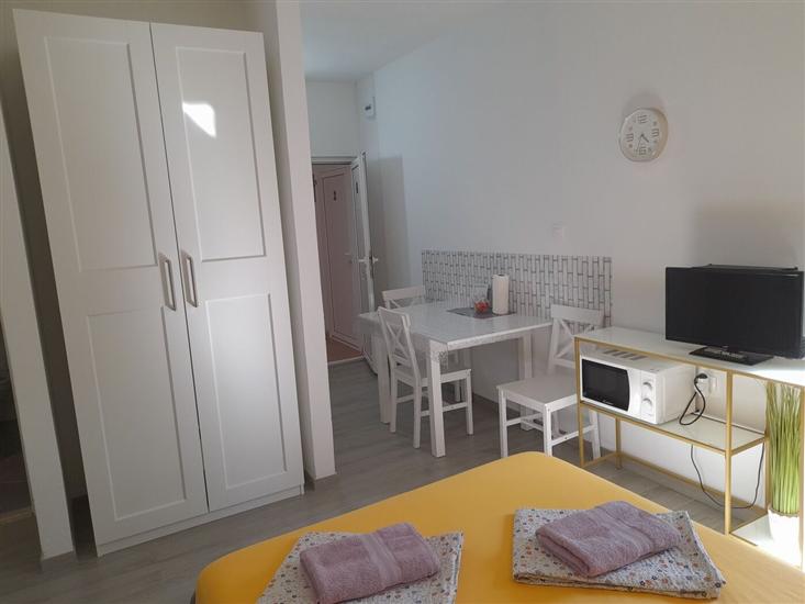 Apartment A4, for 3 persons