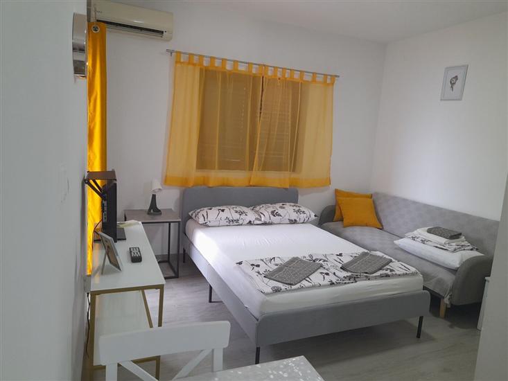 Apartment A4, for 3 persons