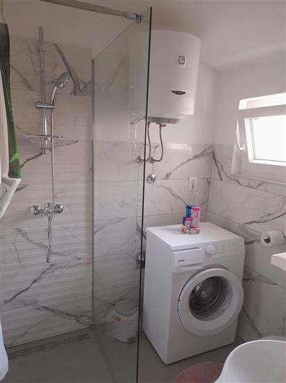 Apartment A6, for 5 persons