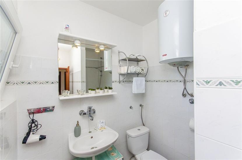 Apartment A1, for 6 persons