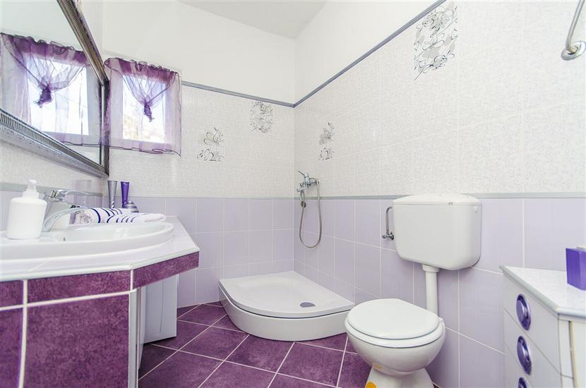 Apartment A1, for 5 persons