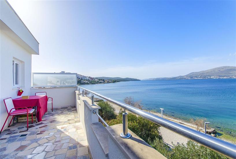 Apartment A2, for 5 persons