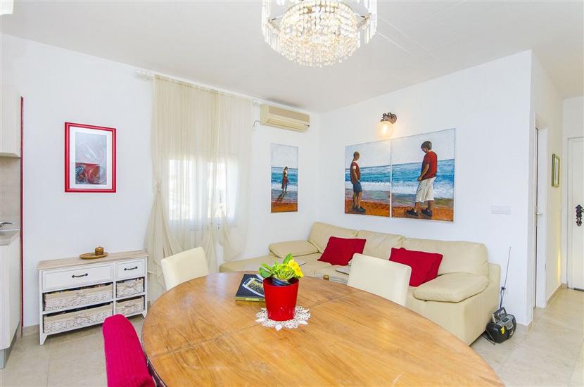 Apartment A2, for 5 persons