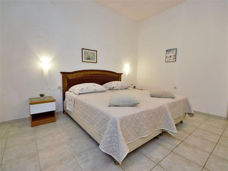 Apartment A1, for 7 persons