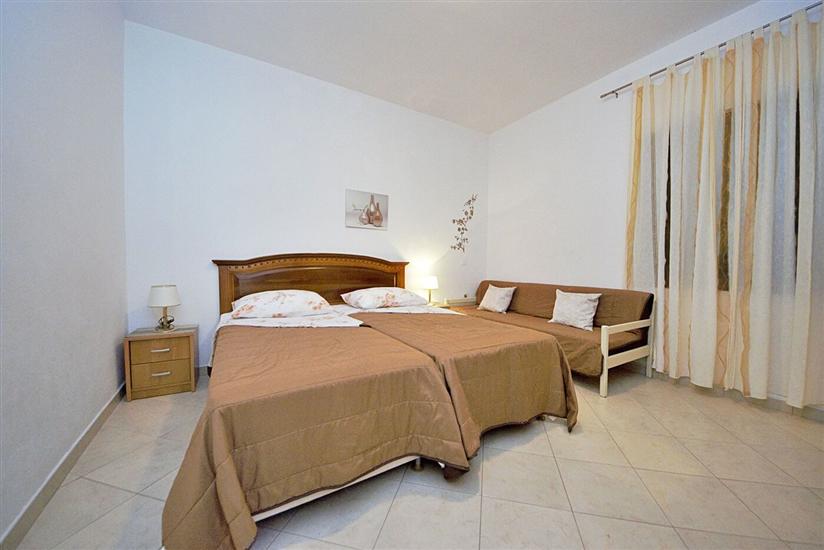 Apartment A1, for 7 persons