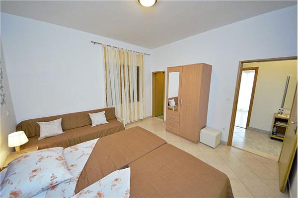 Apartment A1, for 7 persons