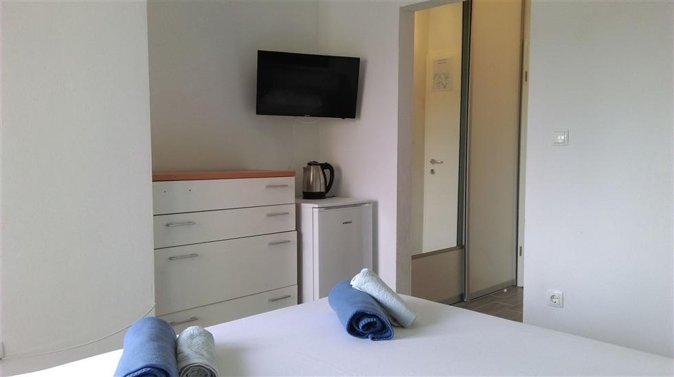 Room S3, for 2 persons