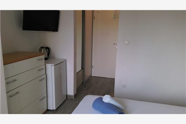 Room S3, for 2 persons