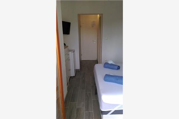 Room S3, for 2 persons
