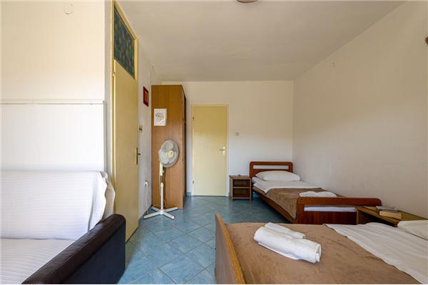 Apartment A2, for 7 persons