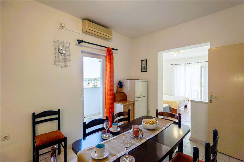 Apartment A2, for 7 persons