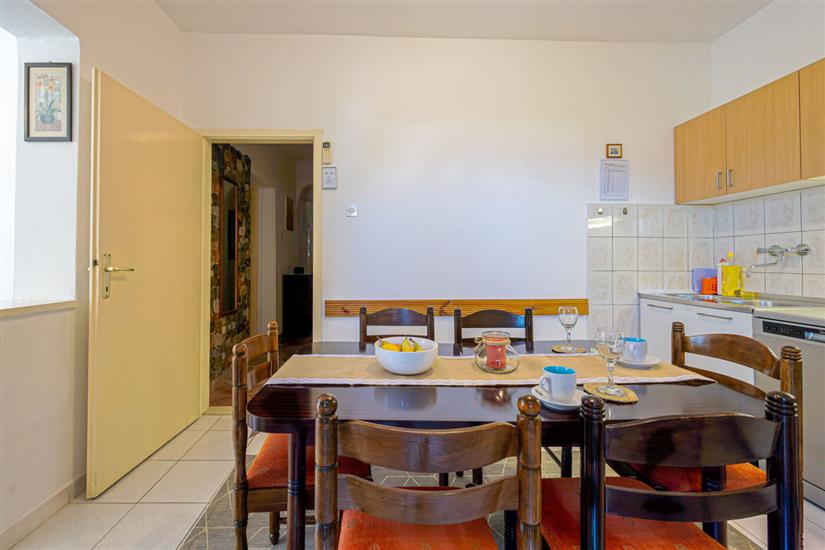 Apartment A2, for 7 persons