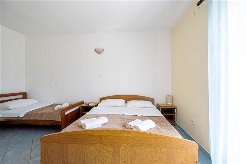 Apartment A2, for 7 persons