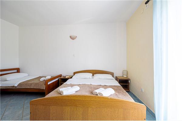 Apartment A2, for 7 persons