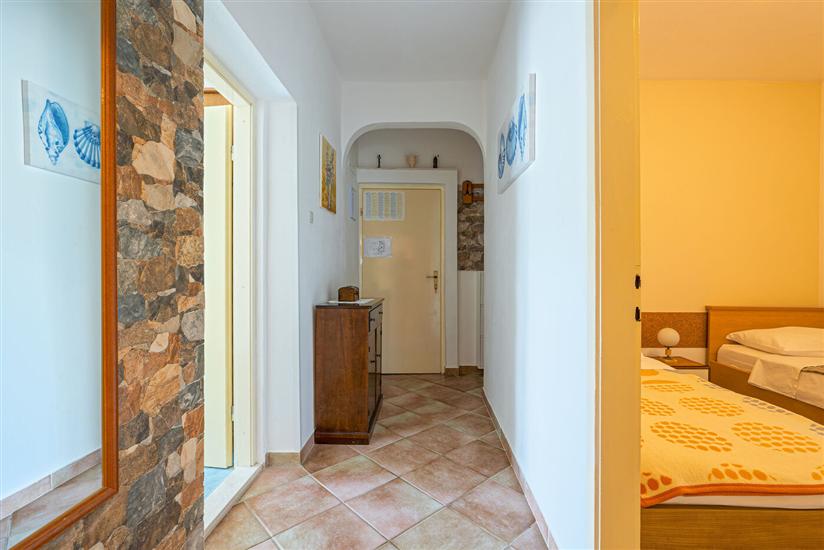 Apartment A2, for 7 persons