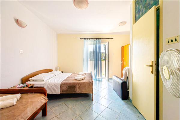 Apartment A2, for 7 persons