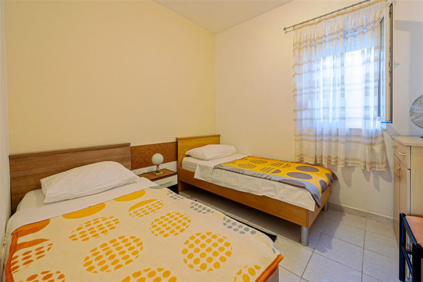 Apartment A2, for 7 persons