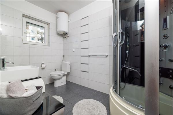 Apartman A5, za 8 osoba/e