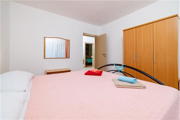 Apartment A1, for 6 persons