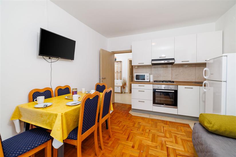 Apartment A1, for 6 persons