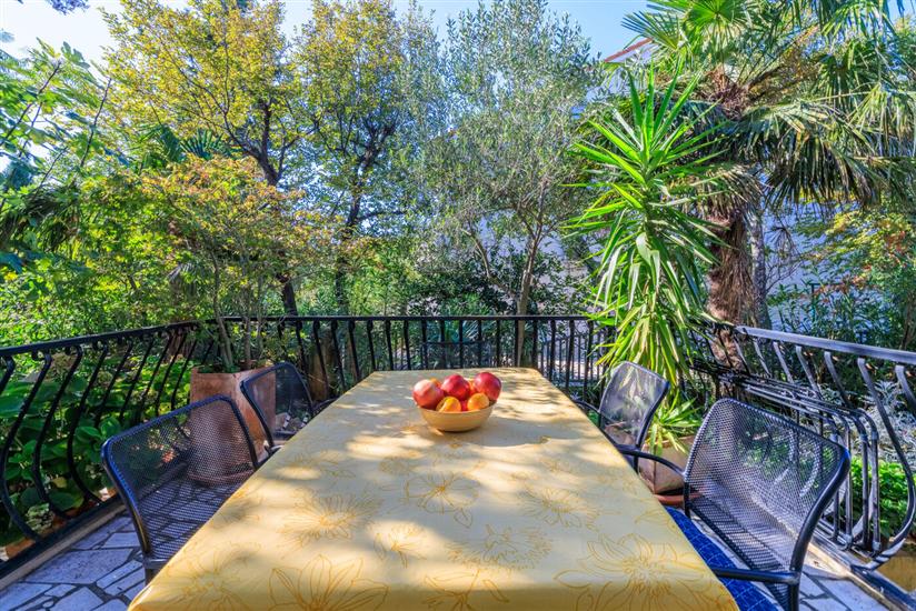 Apartment A1, for 6 persons