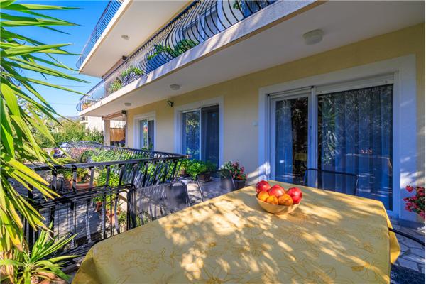 Apartment A1, for 6 persons