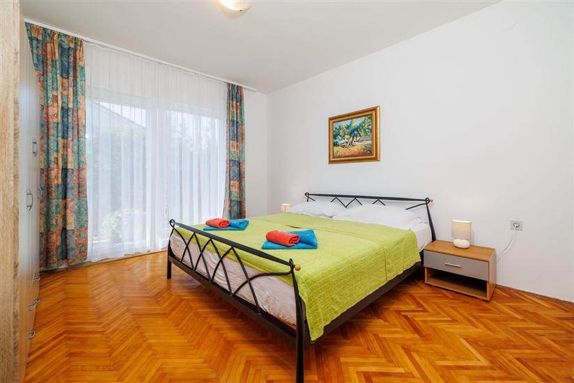 Apartment A2, for 10 persons