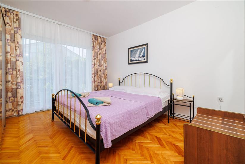 Apartment A2, for 10 persons