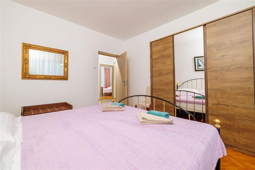 Apartment A2, for 10 persons