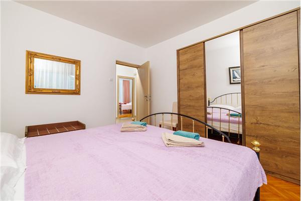Apartment A2, for 10 persons