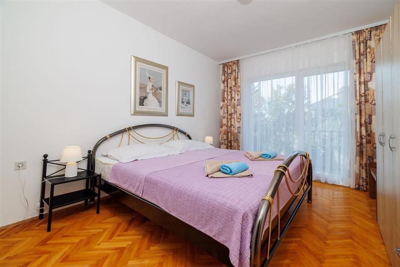 Apartment A2, for 10 persons