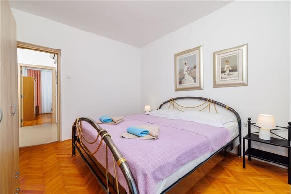 Apartment A2, for 10 persons