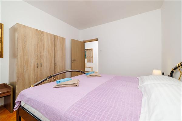 Apartment A2, for 10 persons