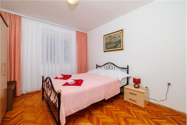 Apartment A2, for 10 persons